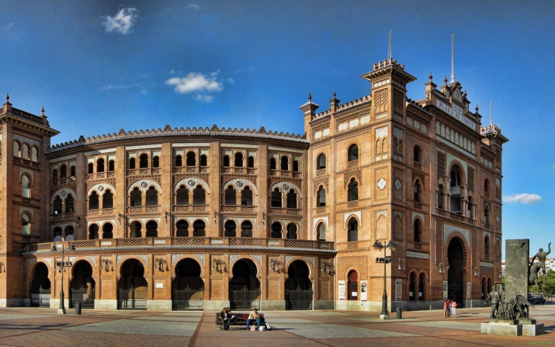 西班牙新移民福利篇马德里斥巨资帮助新移民学习西班牙语生活融入很